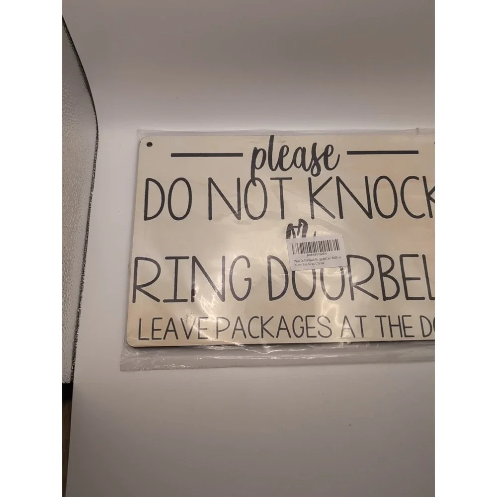 Please Do Not Knock. Leave Packages At The Door 12x8 Wooden Sign‎